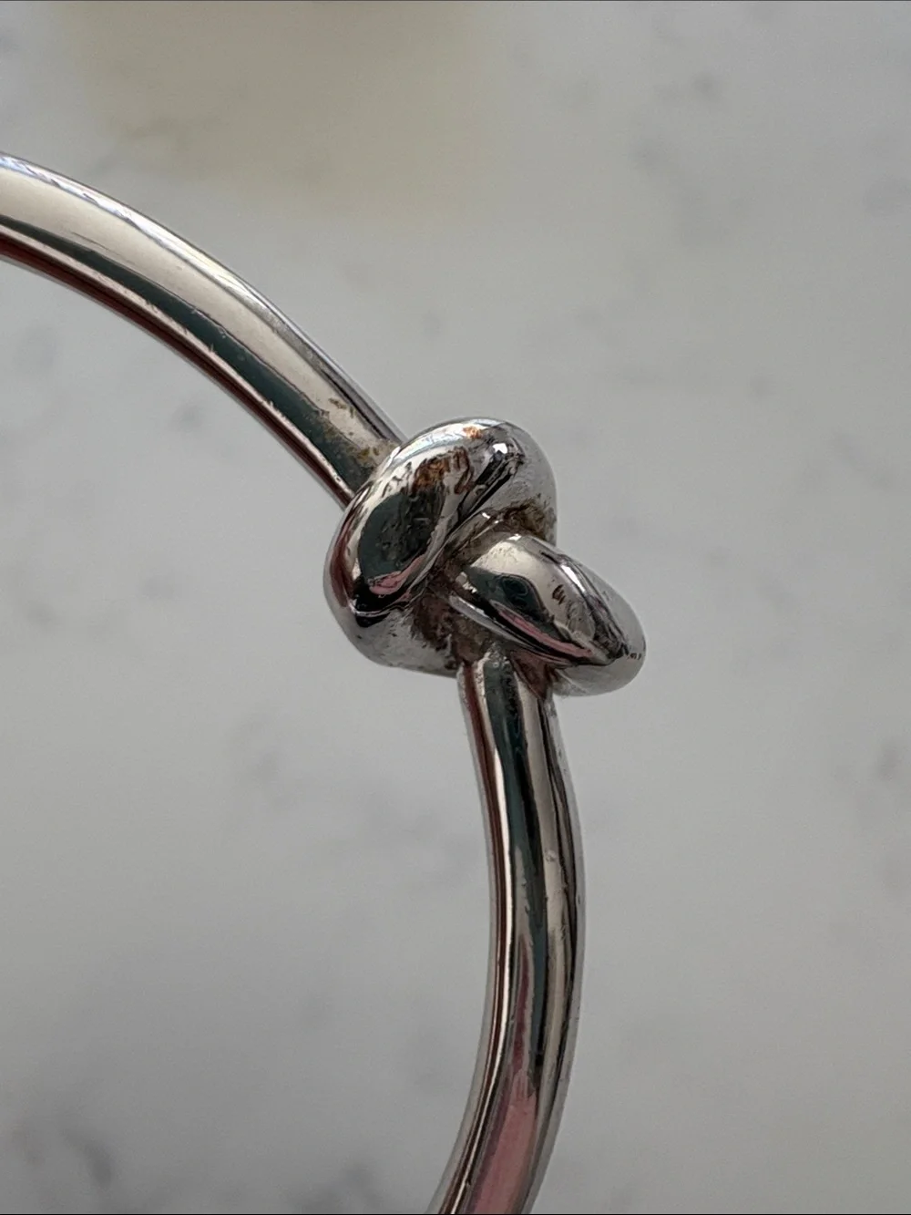 kate spade silver sailor’s knot hinged bangle bracelet - polished silver-tone - Picture 5 of 7